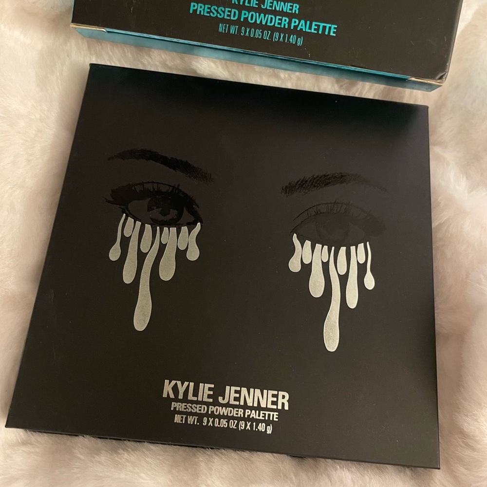 Kylie Cosmetics Pressed Powder Palette - Silver Drip